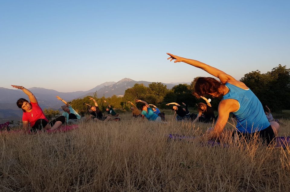 TREKKING & YOGA ALL’ALBA SULLA PIETRA DI BISMANTOVA – DOMENICA 3 LUGLIO